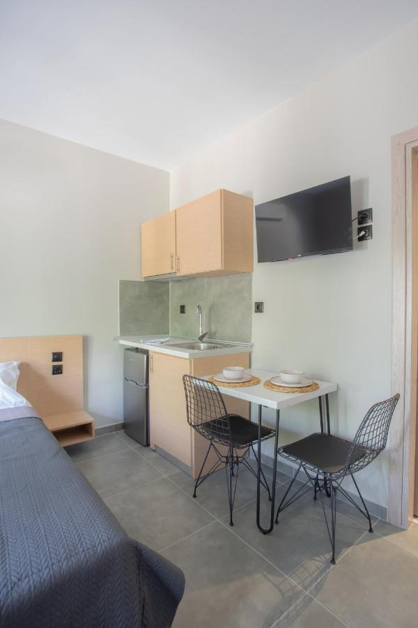 Studios 21 Nydri  Luaran gambar